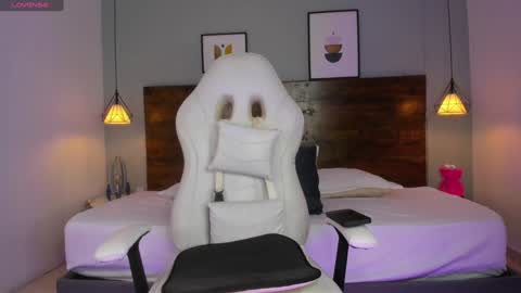 Niall  online show from January 21, 2025, 1:00 pm