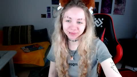 nica_kawaii online show from May 1, 2026, 7:24 am