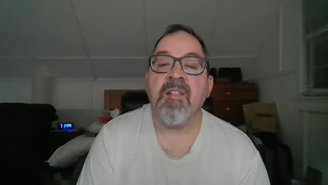 niceguy7208 online show from April 28, 2026, 3:44 am
