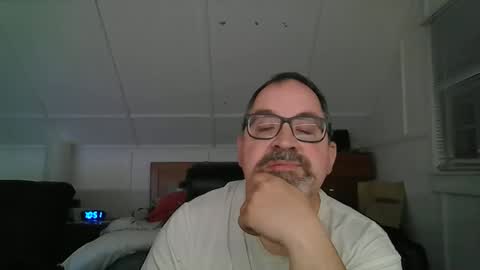 niceguy7208 online show from May 5, 2026, 2:52 am