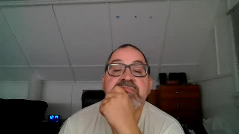 niceguy7208 online show from August 8, 2026, 4:14 am