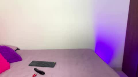 Julieta online show from November 24, 2025, 12:32 am