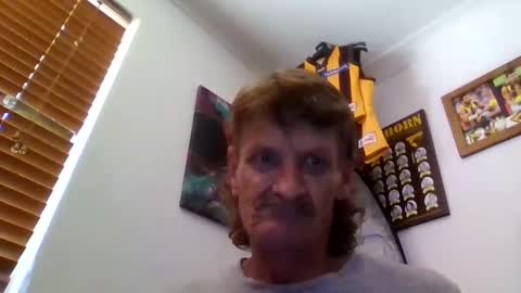 Snapshot of niceozziecockxxx chatting on January 19, 2025, 1:32 am Sexiishaine online show from January 19, 2025, 1:32 am