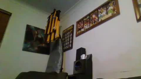 Snapshot of niceozziecockxxx chatting on February 23, 2025, 11:44 am Sexiishaine online show from February 23, 2025, 11:44 am