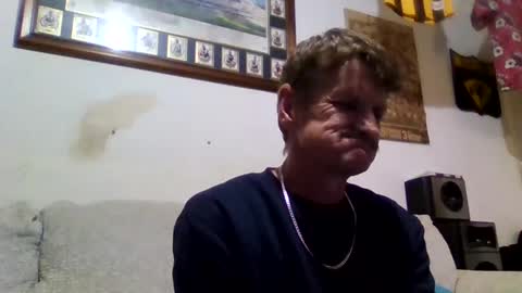 Snapshot of niceozziecockxxx chatting on October 24, 2025, 7:32 pm Sexiishaine online show from October 24, 2025, 7:32 pm