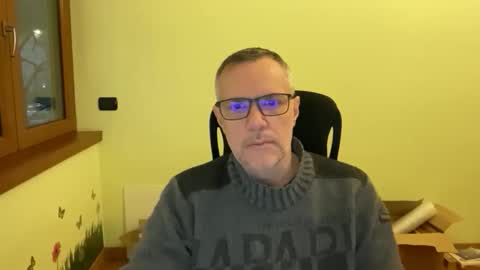 Snapshot of niceshy_71 chatting on December 19, 2025, 6:20 am Andrew online show from December 19, 2025, 6:20 am