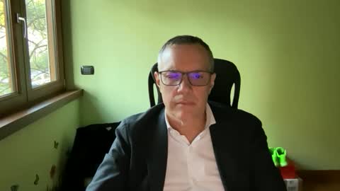 Snapshot of niceshy_71 chatting on April 9, 2026, 5:18 pm Andrew online show from April 9, 2026, 5:18 pm