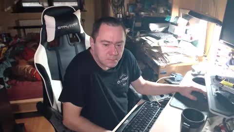 Snapshot of nick77_ chatting on December 14, 2025, 7:47 am nick77_ online show from December 14, 2025, 7:47 am