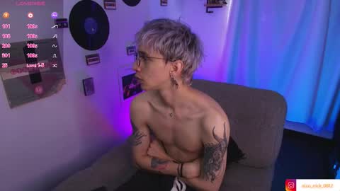 Nico online show from March 12, 2026, 7:42 pm