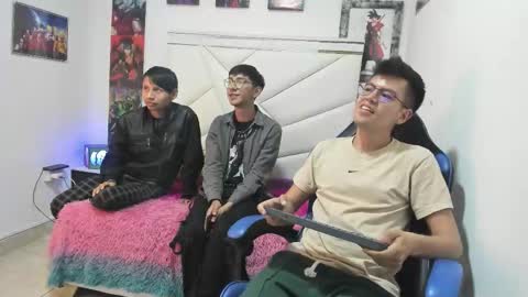 Snapshot of nick_vers chatting on November 8, 2025, 7:45 pm nick_vers online show from November 8, 2025, 7:45 pm