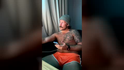 Snapshot of nickandmeg chatting on April 26, 2026, 5:16 am Cakedcouple OF - Yourtattedcutie qurlynfit online show from April 26, 2026, 5:16 am