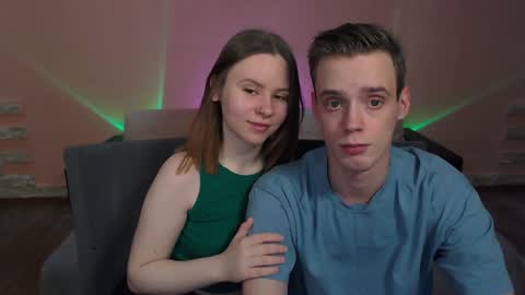 Snapshot of nickandmolly chatting on December 26, 2024, 5:19 pm nick and molly online show from December 26, 2024, 5:19 pm