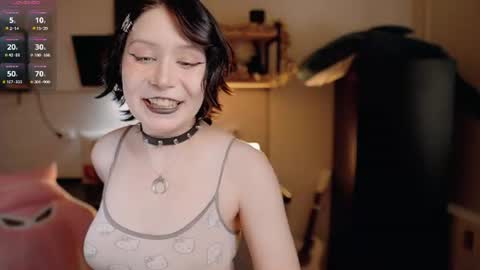 Snapshot of nickari_x chatting on June 19, 2026, 5:34 am nickari_x online show from June 19, 2026, 5:34 am
