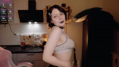 Snapshot of nickari_x chatting on June 24, 2026, 5:39 am nickari_x online show from June 24, 2026, 5:39 am