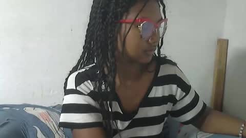 Snapshot of nickiqqyuu chatting on May 27, 2026, 2:08 am nickiqqyuu online show from May 27, 2026, 2:08 am