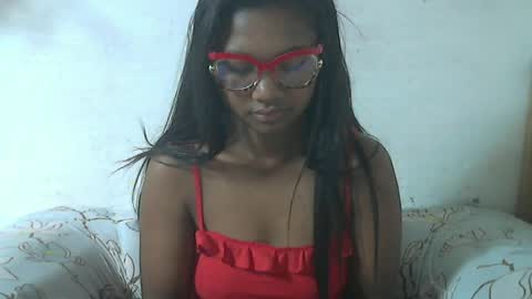 Snapshot of nickiqqyuu chatting on June 17, 2026, 12:02 am nickiqqyuu online show from June 17, 2026, 12:02 am