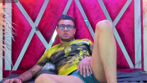 nickk_jonson online show from April 14, 2026, 1:06 pm
