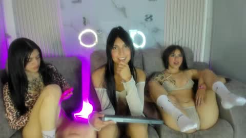 nicky_as online show from April 22, 2026, 6:49 am