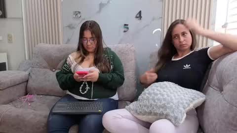 nicky_as online show from May 4, 2026, 3:41 pm