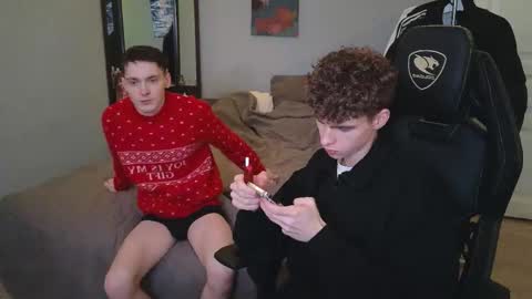 Nicki  Danny online show from December 19, 2025, 5:42 pm