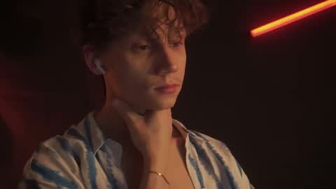 Nicky Neal online show from March 12, 2025, 2:52 am