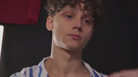 Nicky Neal online show from October 3, 2025, 8:50 pm