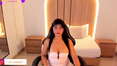 Snapshot of nicky_peyton chatting on October 29, 2025, 1:41 am Nicky online show from October 29, 2025, 1:41 am