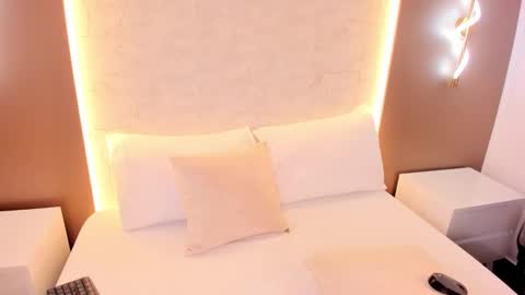 Nicky  online show from December 23, 2025, 2:31 am