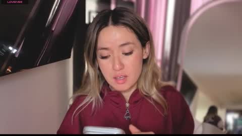 Nicky online show from December 19, 2025, 4:14 pm