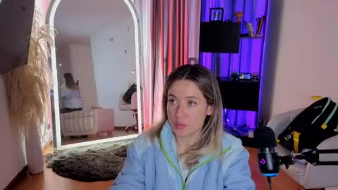 Snapshot of nickywindsor chatting on May 15, 2026, 5:42 pm Nicky online show from May 15, 2026, 5:42 pm
