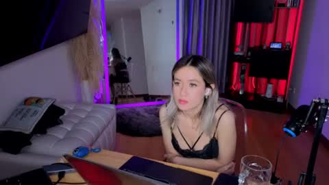 Snapshot of nickywindsor chatting on June 11, 2026, 12:32 am Nicky online show from June 11, 2026, 12:32 am