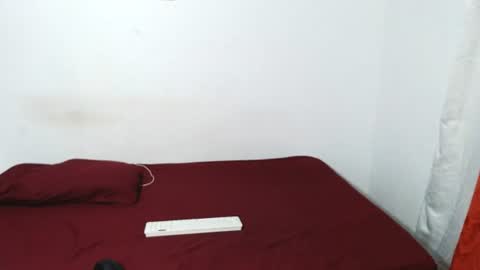 Snapshot of nico_y_nina chatting on June 23, 2026, 2:42 am nico_y_nina online show from June 23, 2026, 2:42 am
