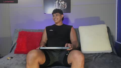 nicol_and_thiago_212 online show from May 2, 2026, 9:31 pm