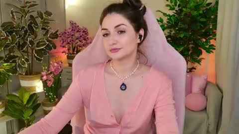 Nicole Online at about after 1000  6  UK time or 900  - 500  UK time it approximate time interval online show from December 23, 2025, 2:31 am