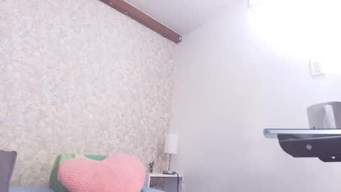 Snapshot of nicol_ferrer chatting on November 12, 2025, 3:07 am Nicol online show from November 12, 2025, 3:07 am