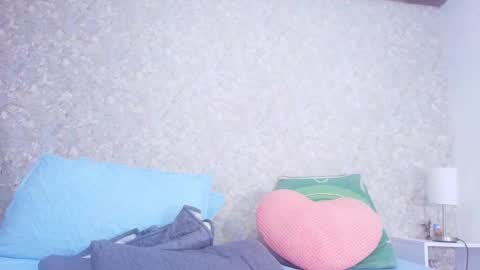 Snapshot of nicol_ferrer chatting on November 19, 2025, 3:06 am Nicol online show from November 19, 2025, 3:06 am