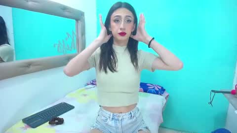 nicol_grey1302 online show from February 4, 2026, 2:39 am