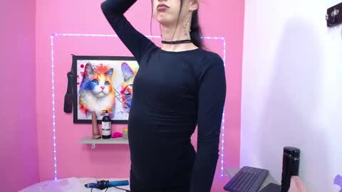 nicol_grey1302 online show from March 7, 2026, 3:47 am