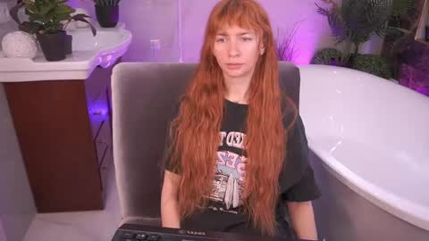 Snapshot of nicol_moonn chatting on April 24, 2026, 8:17 am Nicol Moonn online show from April 24, 2026, 8:17 am