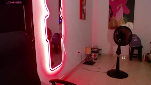 nicolas online show from January 17, 2025, 2:08 am