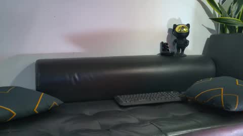 Snapshot of nicolas_veiny chatting on November 18, 2025, 10:03 pm Nicolas online show from November 18, 2025, 10:03 pm