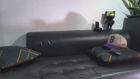 Snapshot of nicolas_veiny chatting on November 21, 2025, 2:10 am Nicolas online show from November 21, 2025, 2:10 am