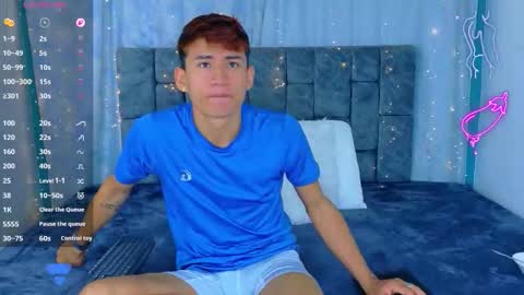 nicolastorres__ online show from April 16, 2026, 4:24 am