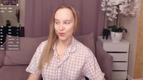 Nicoletta online show from February 6, 2026, 7:39 pm