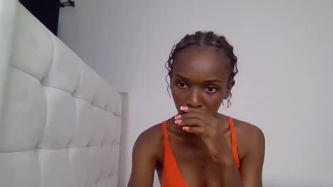 nicole161117 online show from February 18, 2026, 6:37 pm