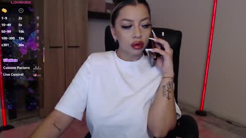 Nico online show from November 26, 2025, 7:15 pm