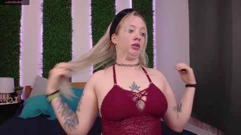 Nicole online show from January 19, 2025, 7:15 am