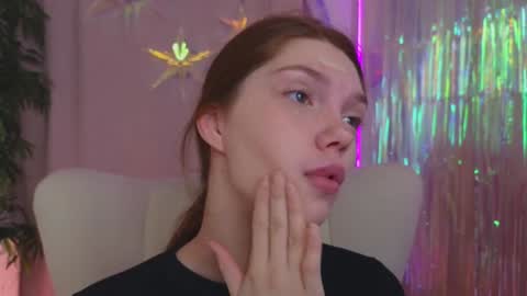 Nicole online show from December 22, 2024, 9:20 pm