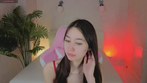 Snapshot of nicole_brownie chatting on June 2, 2026, 12:45 am Nicole online show from June 2, 2026, 12:45 am