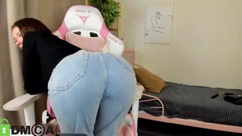 GMT7TueWedThSu 0300am-0900am. Sa 1000am-0400pm online show from October 26, 2025, 8:04 pm